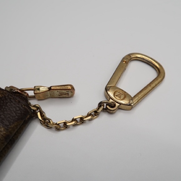 ♥️SOLD♥️Louis Vuitton Monogram Key Pouch - Picture 2 of 7